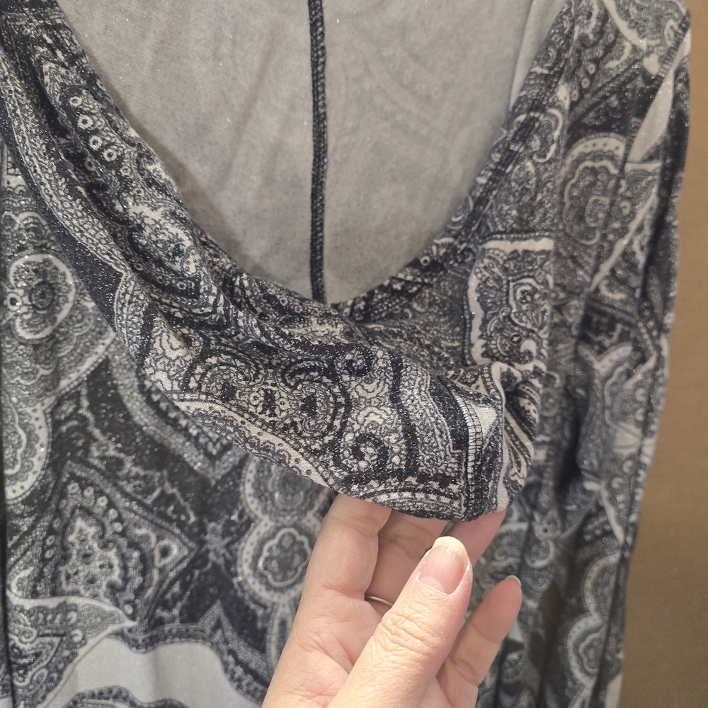 CJ Banks Patterned Sparkly Long Sleeve Top With Gems And Hood Size 1X 107 - Picture 10 of 11
